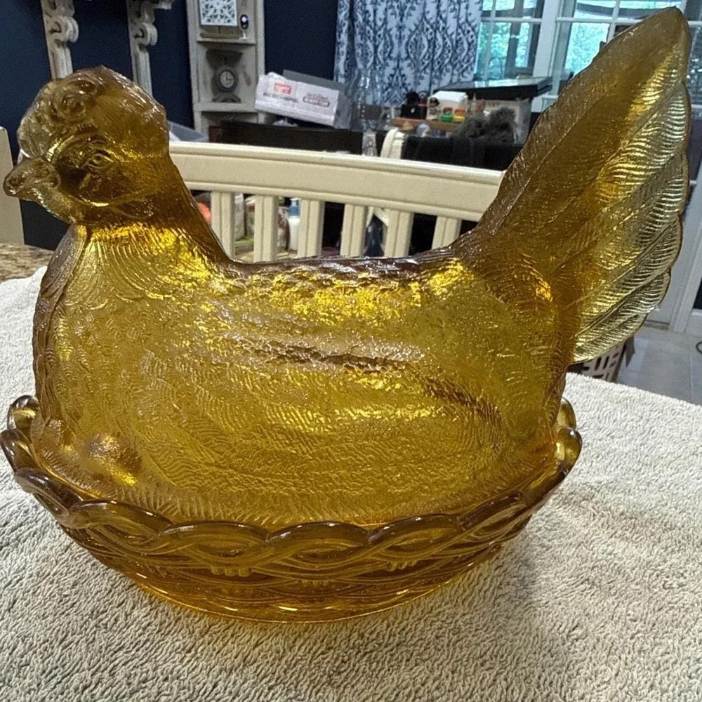 Vintage‎ Amber Glass Hen on Nest Covered Candy Dish Chicken Basket 7 Inch
